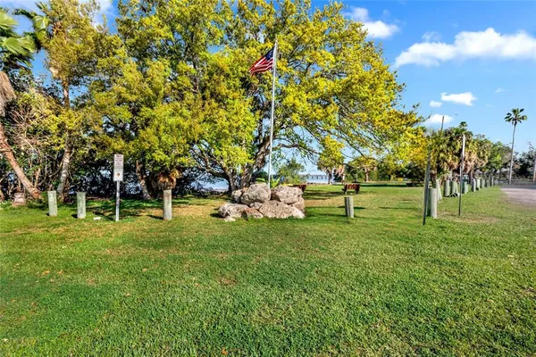 $2,600 | 124 Crystal Beach Avenue, Crystal Beach, FL 34683