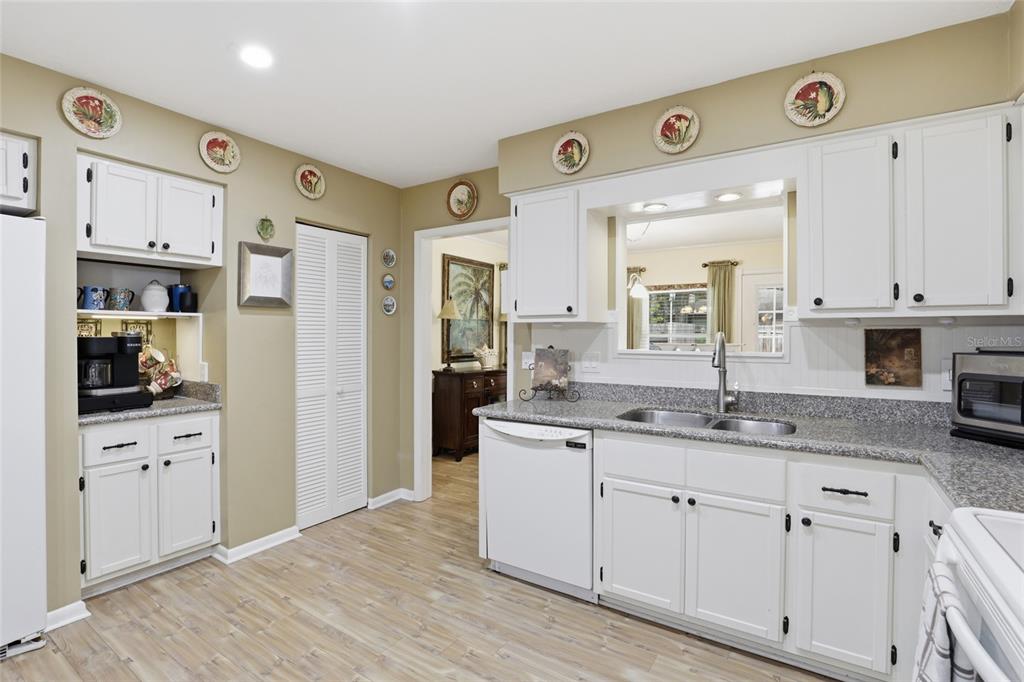710 Southwest 77th Terrace Gainesville, FL 32607 - Photo 4 of 46