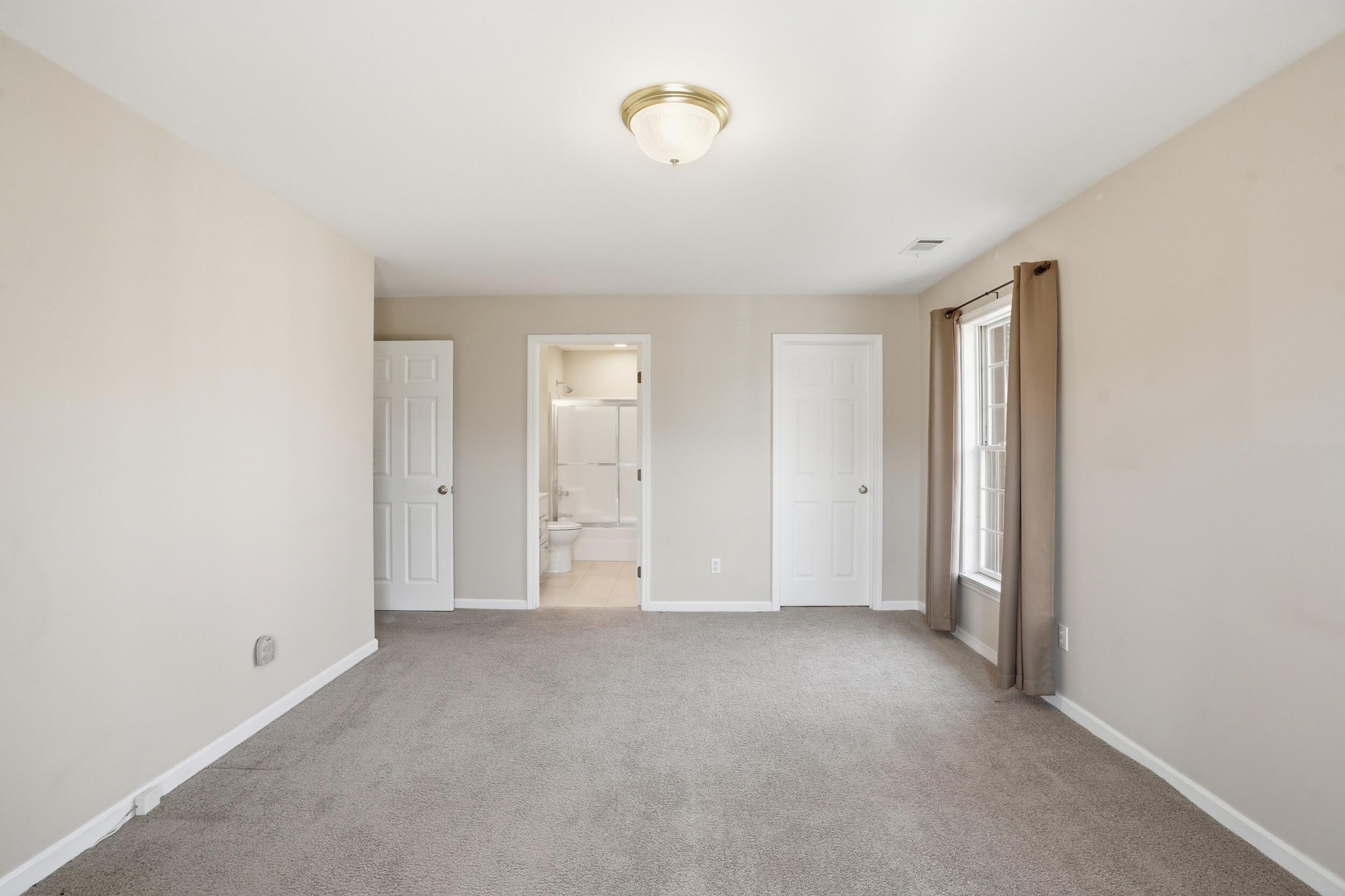 2711 Georgetowne Drive, Unit B2 Highland, IN 46322 - Photo 13 of 29 2500x1665