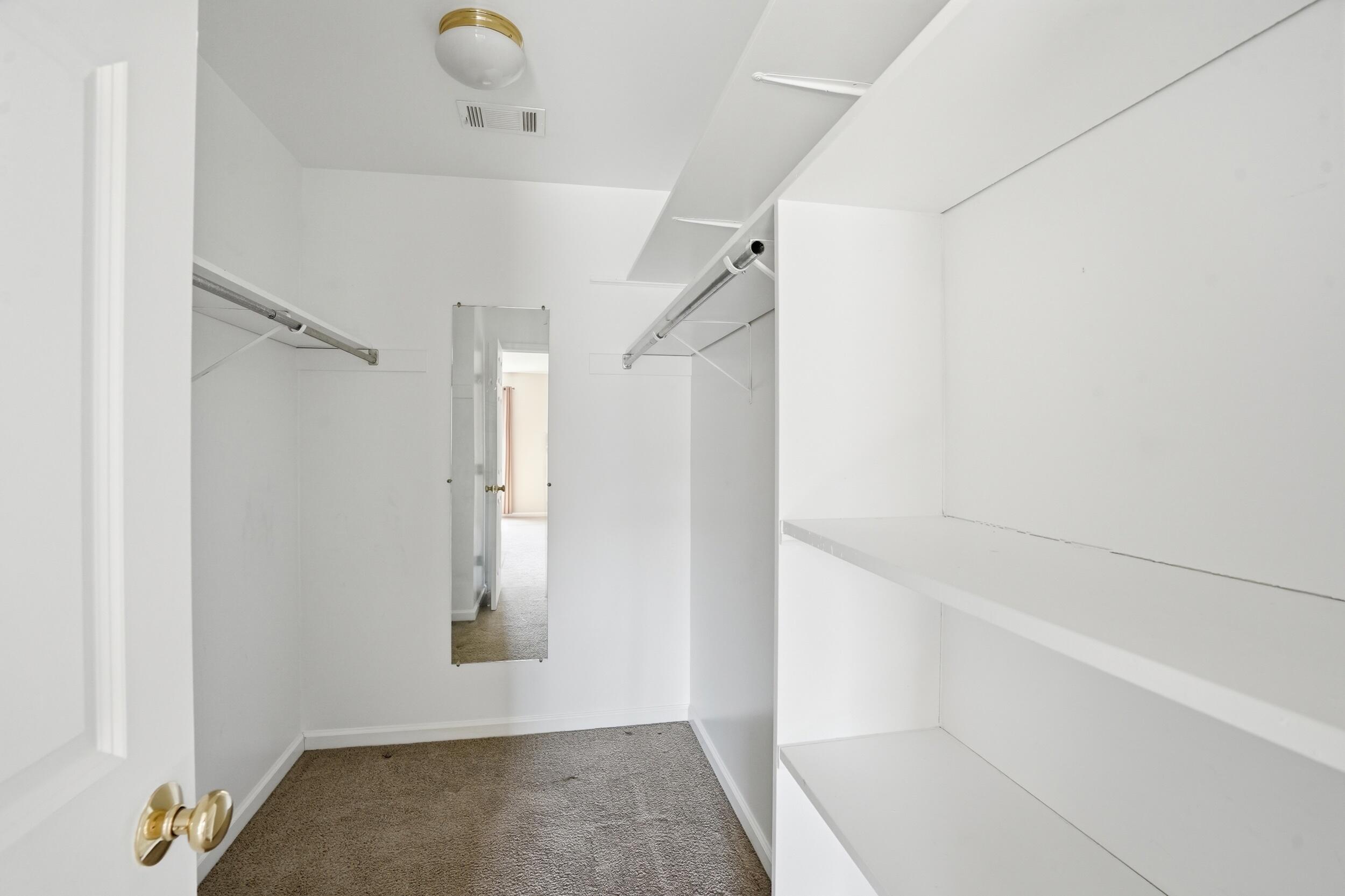 2711 Georgetowne Drive, Unit B2 Highland, IN 46322 - Photo 14 of 26 2500x1666