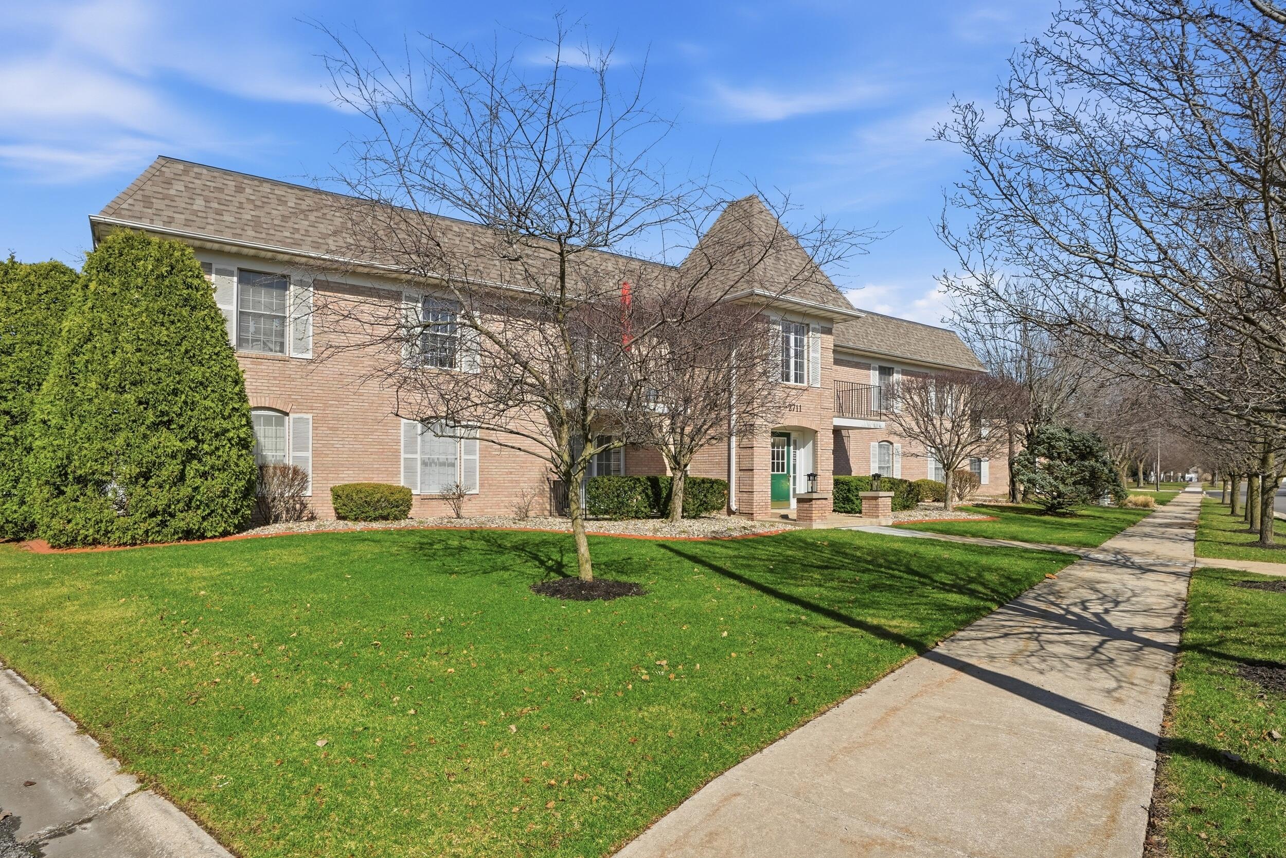 2711 Georgetowne Drive, Unit B2 Highland, IN 46322 - Photo 24 of 29 2500x1667