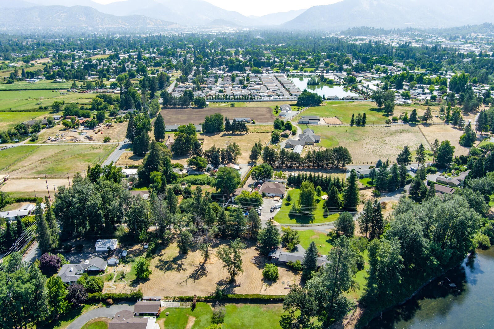2833 Lower River Road Grants Pass, OR 97526 - Photo 58 of 60 Close to Town!
