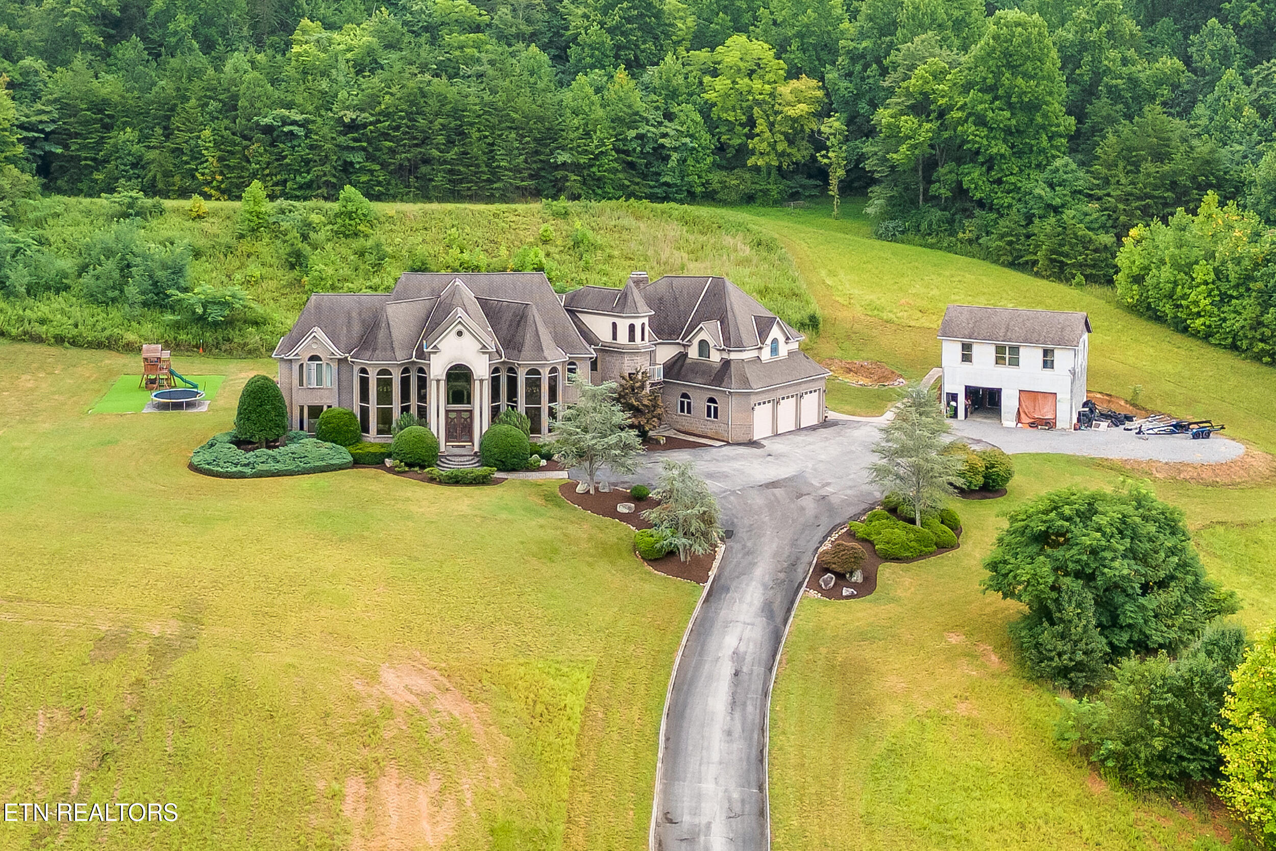 4628 Meredith Road Knoxville, TN 37921 - Photo 2 of 30 4628 meredith road-02