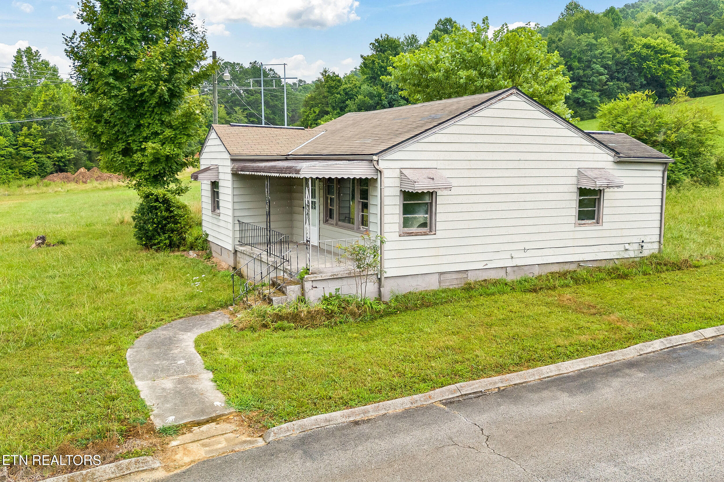 4628 Meredith Road Knoxville, TN 37921 - Photo 27 of 30 4628 meredith road-27