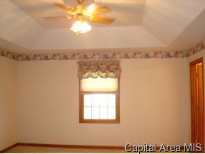 3220 Catalpa Drive Springfield, IL 62712 - Photo 8 of 12 Gallery Image 8