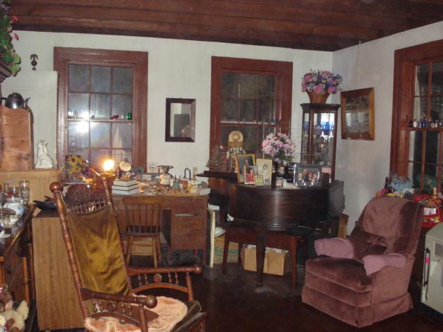 2 School Street Chester, MA 01011 - Photo 5 of 26 Living room