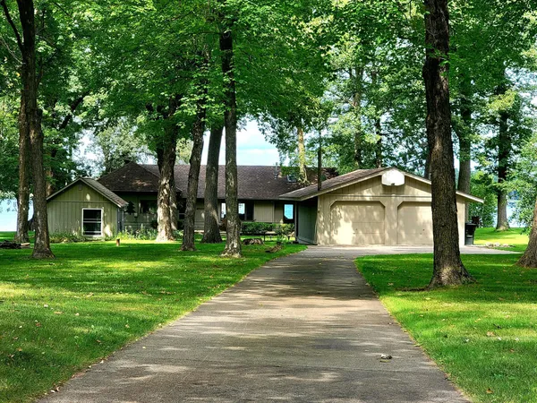 $924,900 | 21414 Beach Road, Deerwood, MN 56444