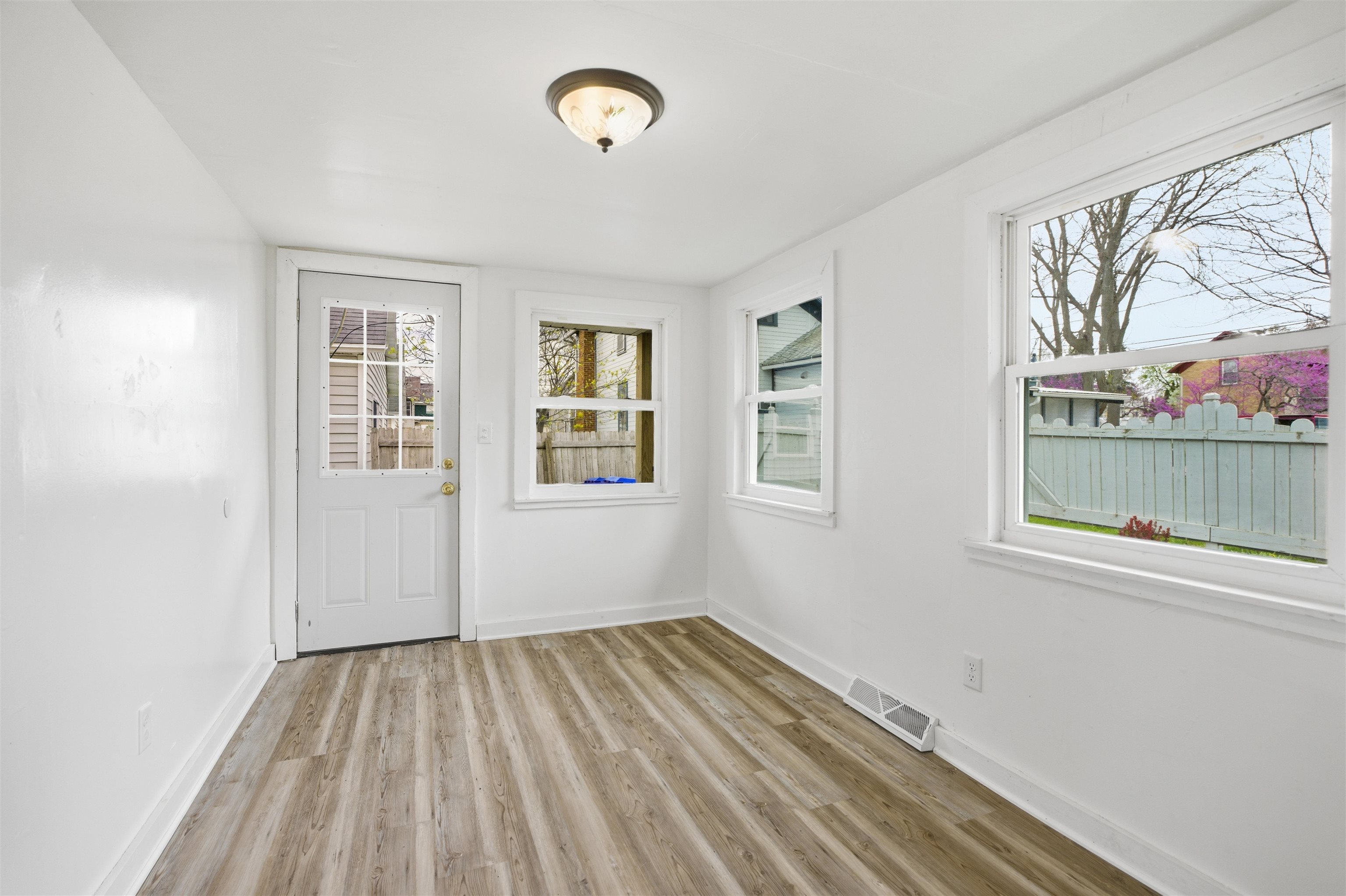 406 West Spring Street New London, WI 54961 - Photo 14 of 21