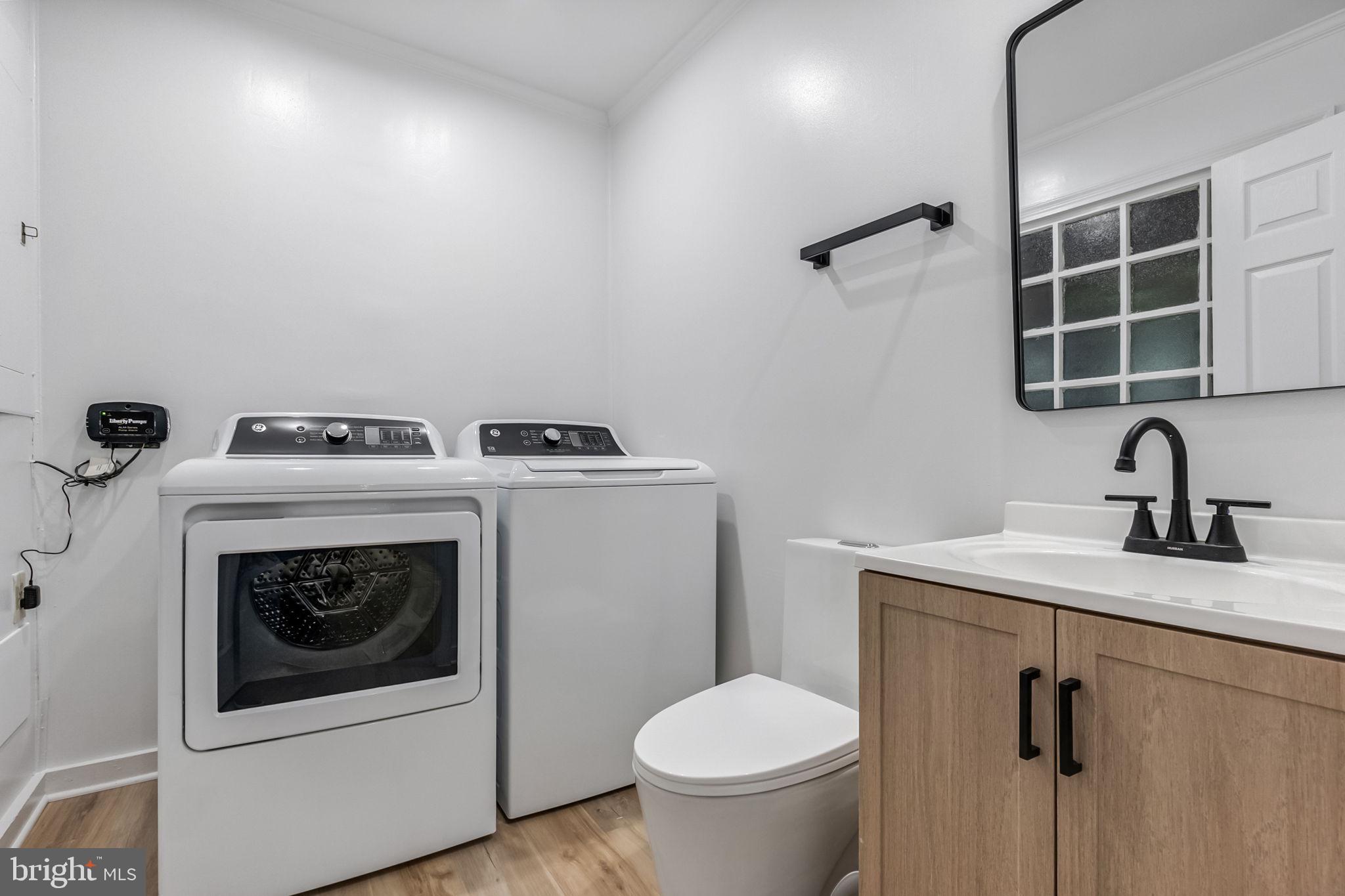3 Boston Cove Ruther Glen, VA 22546 - Photo 13 of 30 a utility room with dryer and washer