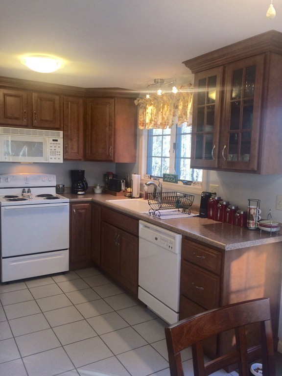 32 Birchmeadow Road Amesbury, MA 01913 - Photo 6 of 12 Gallery Image 6