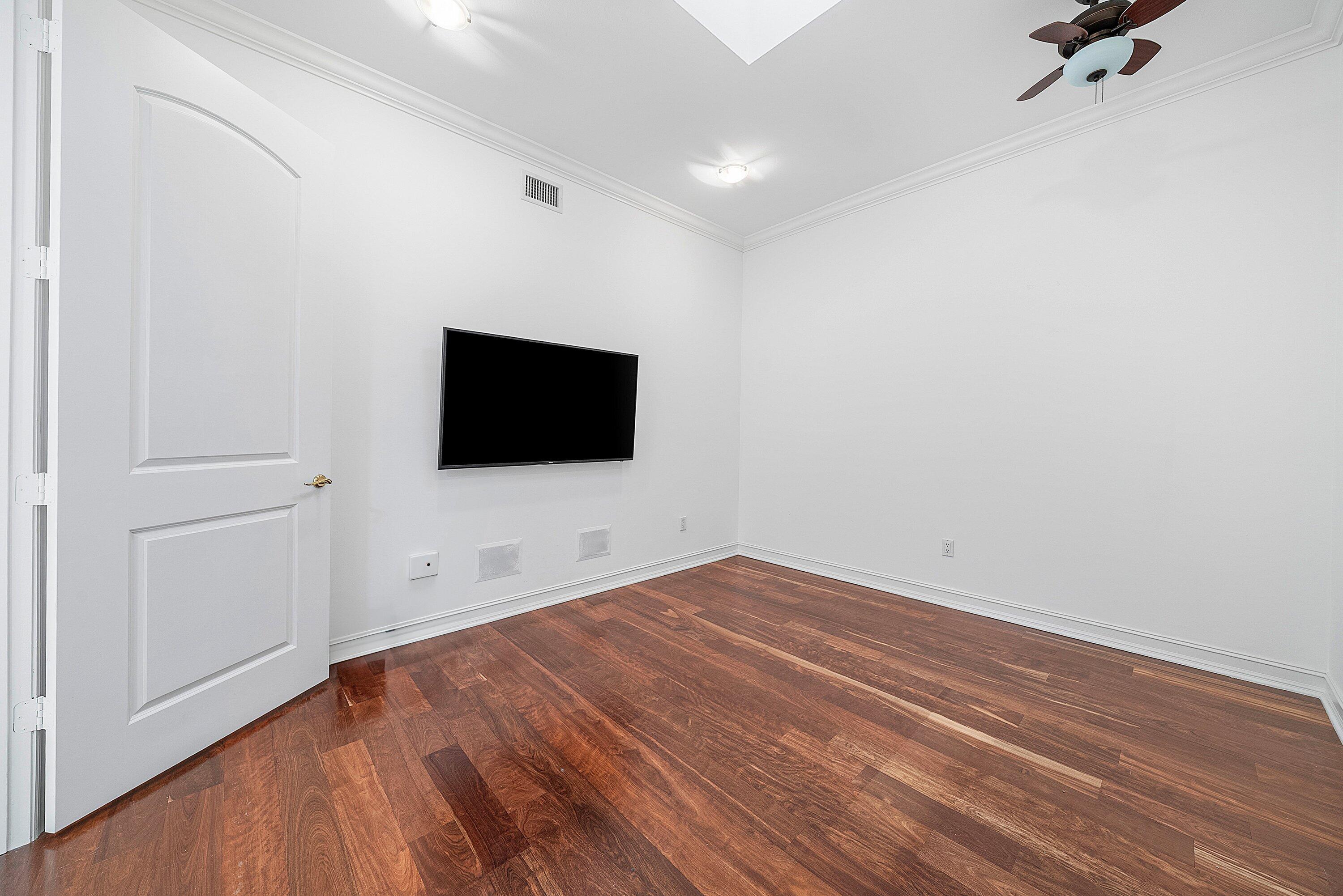 550 Southeast Mizner Boulevard, Unit B906 Boca Raton, FL 33432 - Photo 21 of 59 a view of a livingroom with wooden floor