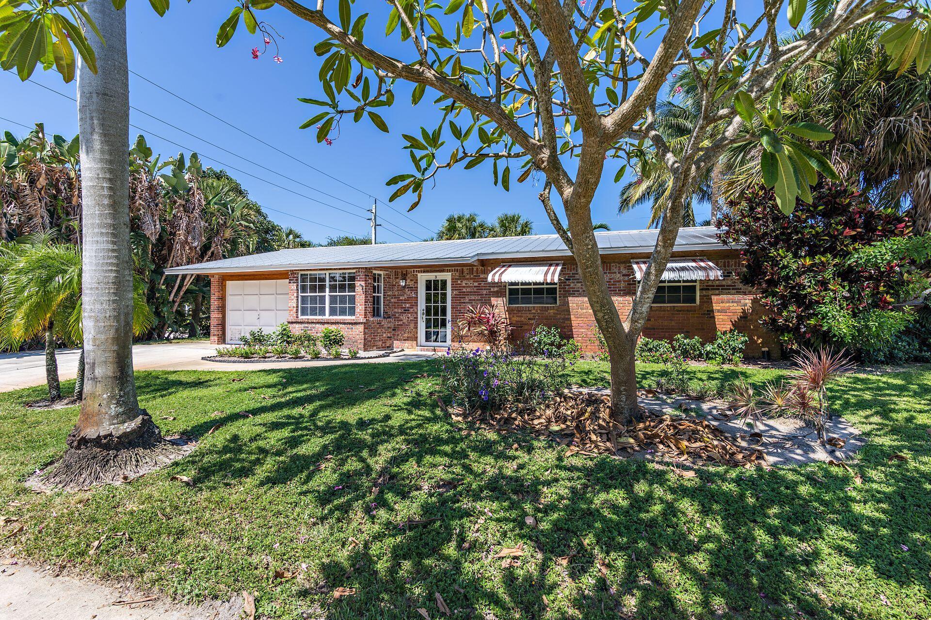 3 Ridgewood Circle Tequesta, FL 33469 - Photo 1 of 34 3 Ridge Front