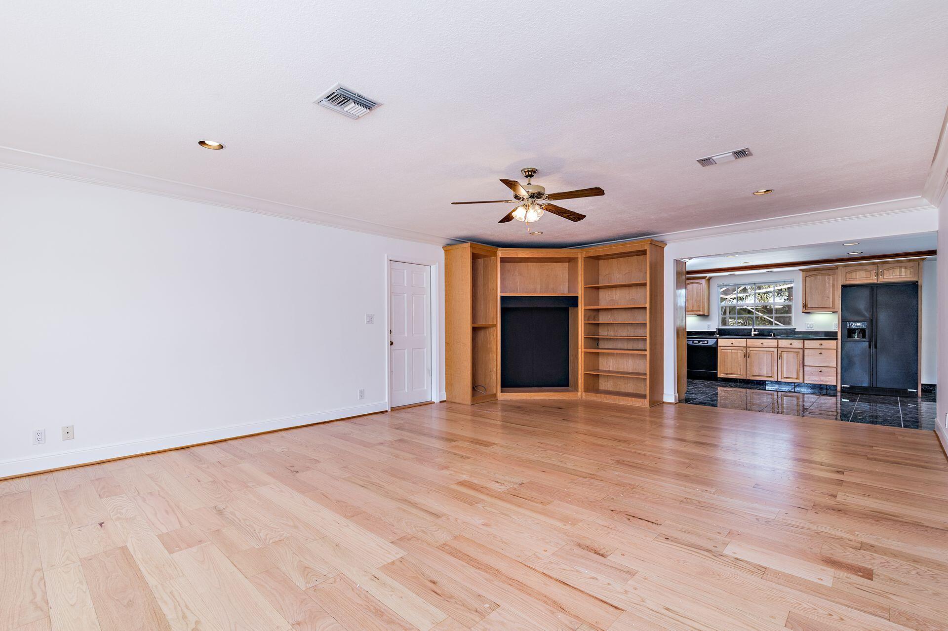 3 Ridgewood Circle Tequesta, FL 33469 - Photo 4 of 34 3 Ridge LR 2