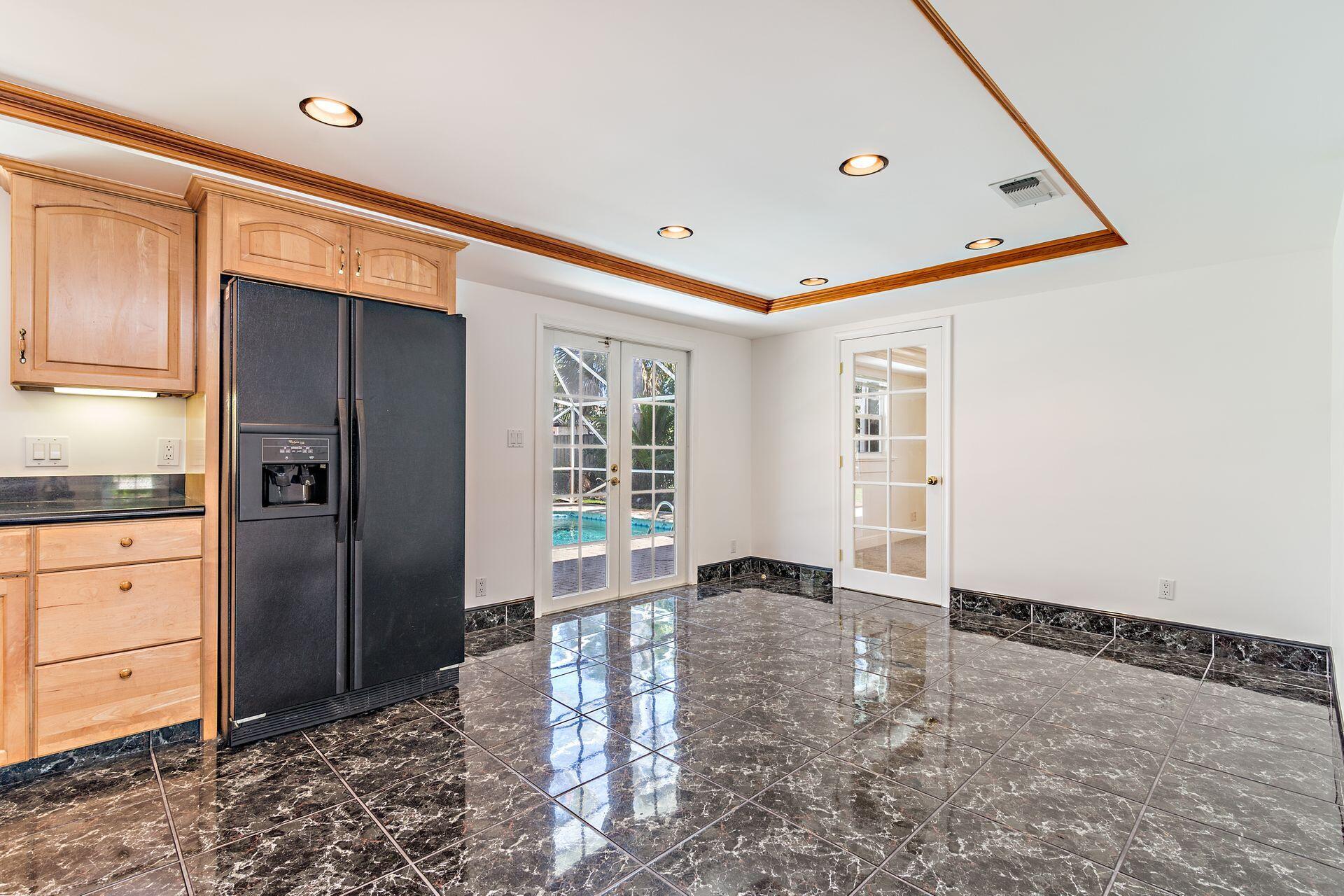 3 Ridgewood Circle Tequesta, FL 33469 - Photo 8 of 34 3 Ridge Kitchen3