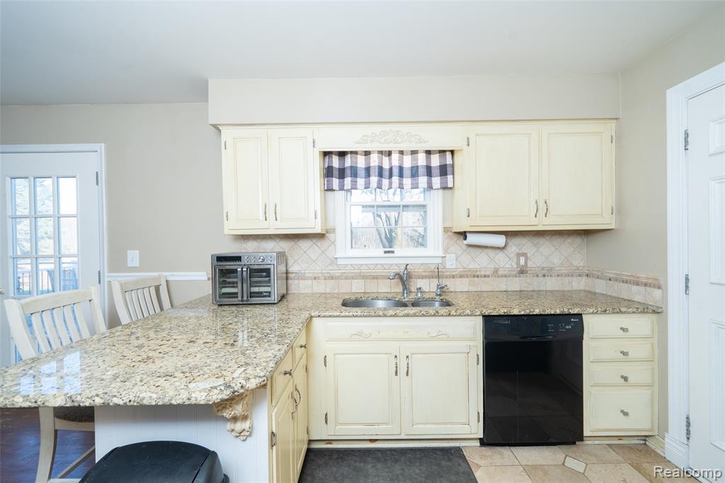 9459 Morrish Road Swartz Creek, MI 48473 - Photo 40 of 69 Gallery Image 40
