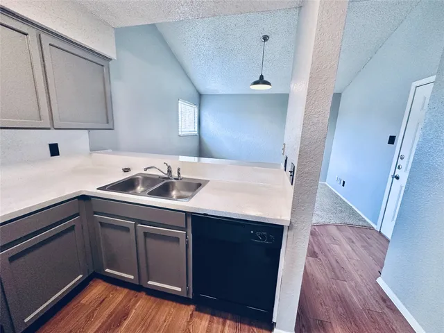 $750 | 3702 South 2nd Street, Unit 321, Austin, TX 78704