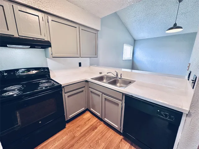 $750 | 3702 South 2nd Street, Unit 321, Austin, TX 78704