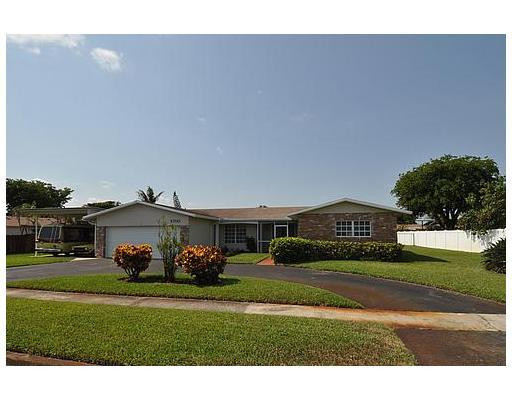6700 Martin Road Margate, FL 33068 - Photo 18 of 21 Exterior Front