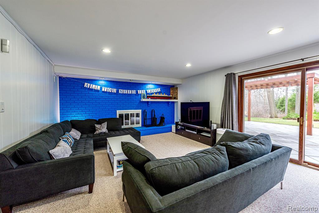 5698 Raven Road Bloomfield Hills, MI 48301 - Photo 15 of 40