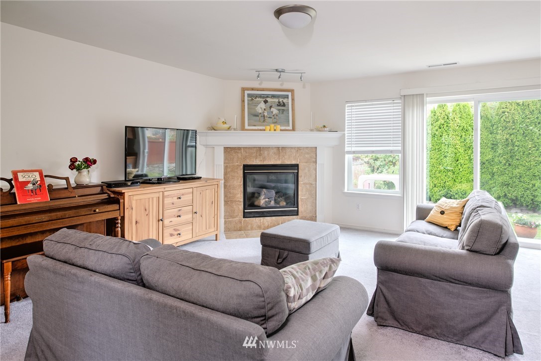 218 Index Avenue Southeast Renton, WA 98056 - Photo 3 of 16