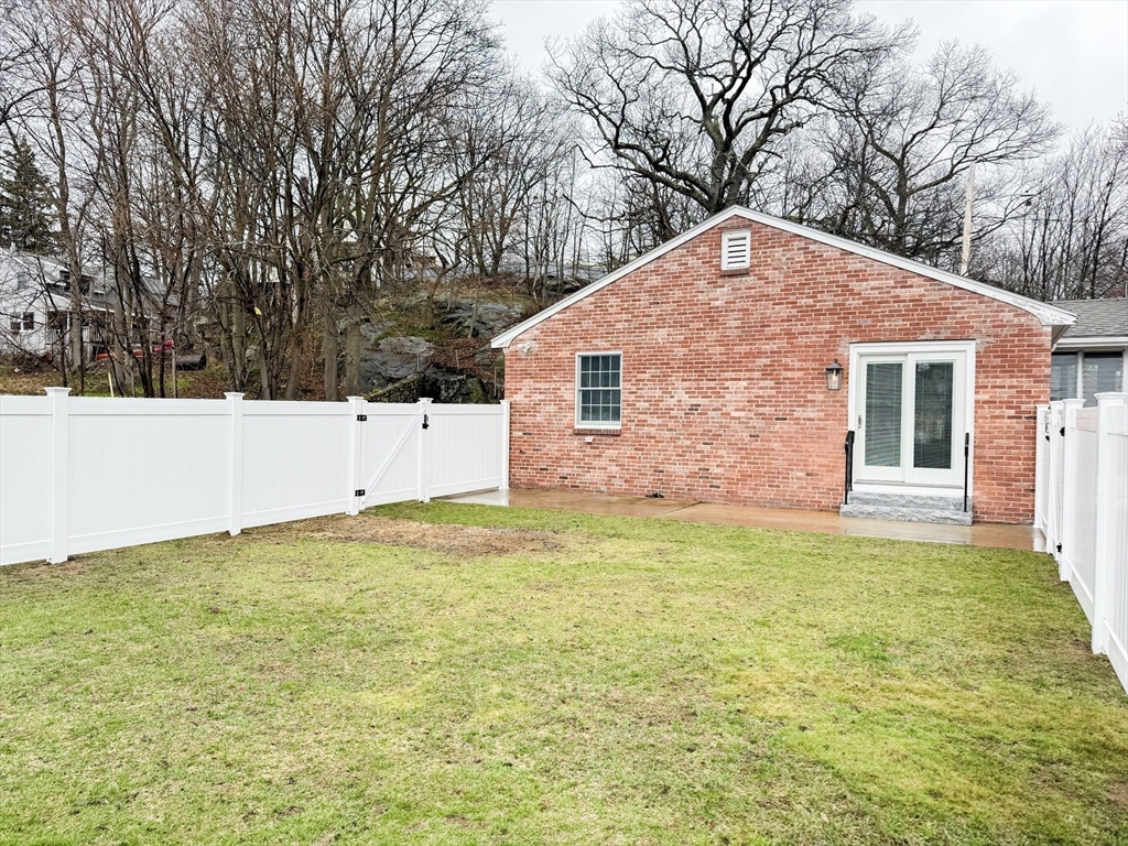 40 Walter Street, Unit A Lynn, MA 01902 - Photo 2 of 25