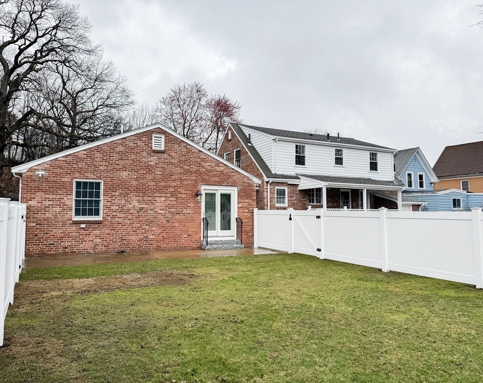 40 Walter Street, Unit A Lynn, MA 01902 - Photo 3 of 25