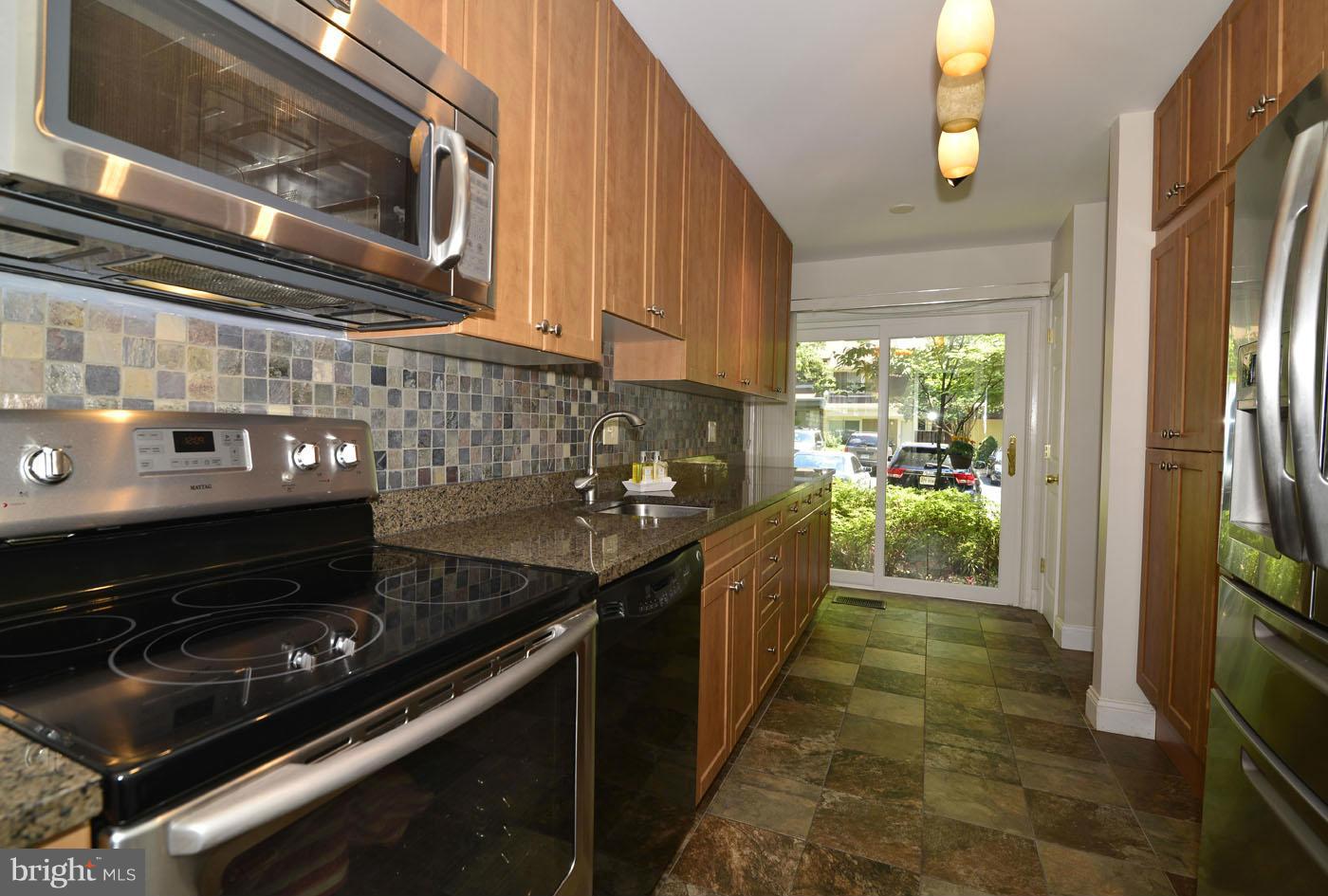 2204 Coppersmith Square Reston, VA 20191 - Photo 3 of 30 Kitchen