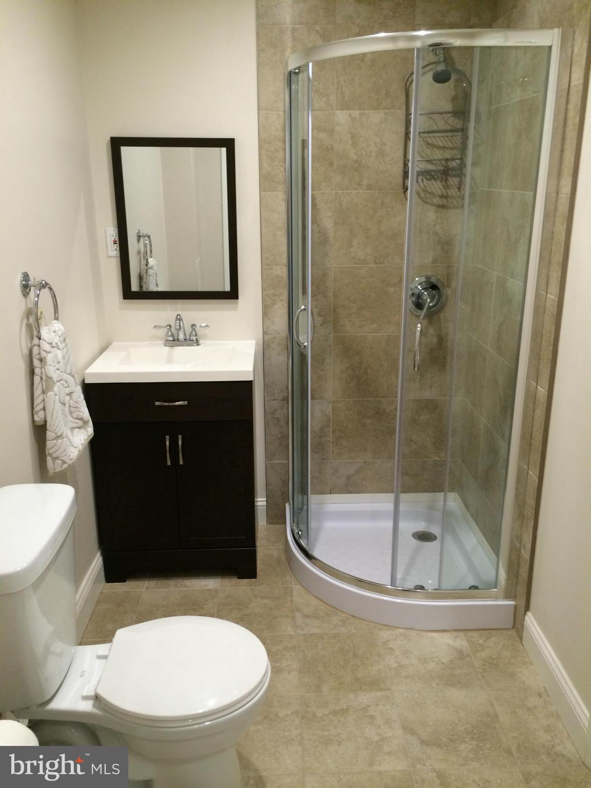 2204 Coppersmith Square Reston, VA 20191 - Photo 25 of 30 Bath