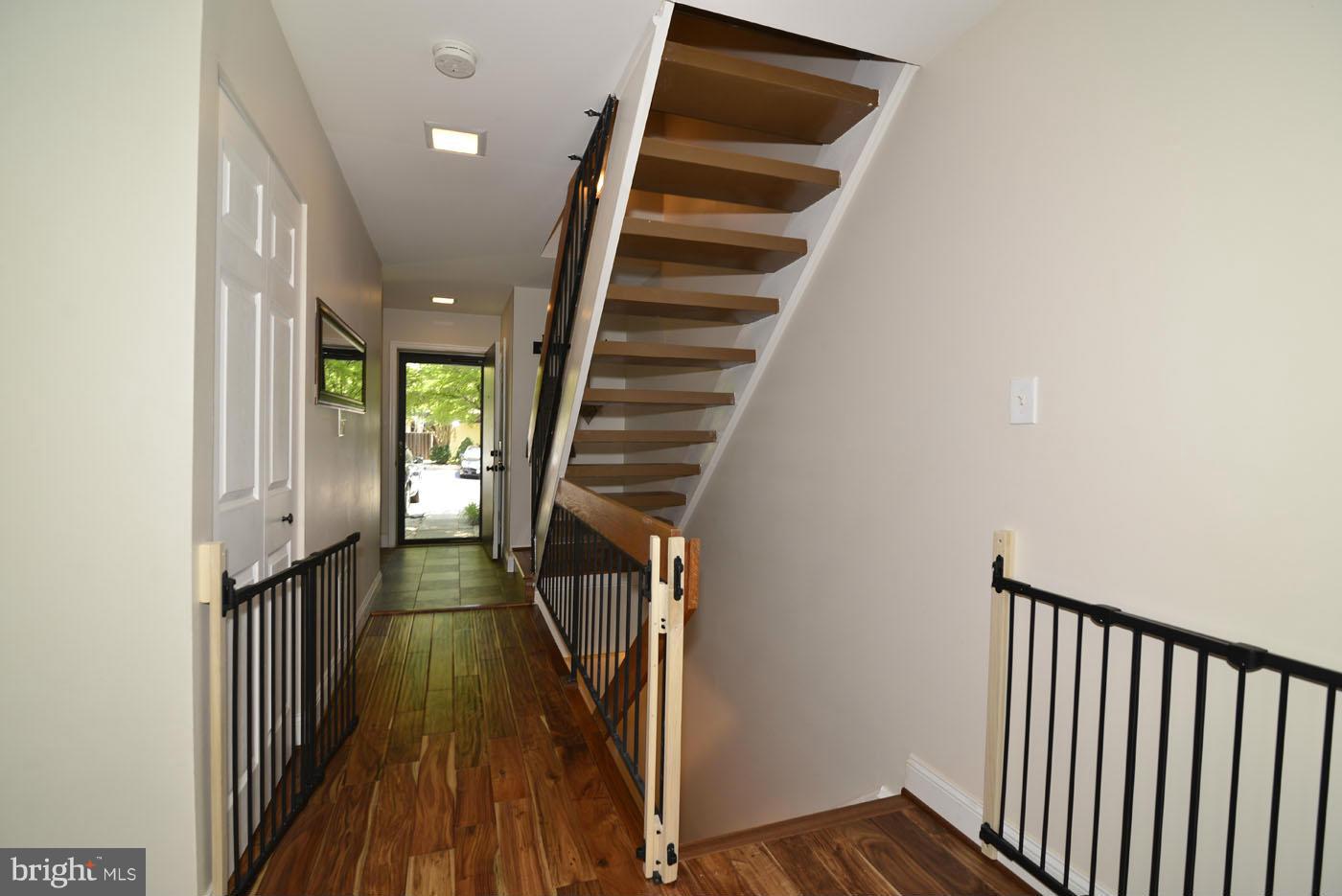 2204 Coppersmith Square Reston, VA 20191 - Photo 4 of 30 Interior (General)