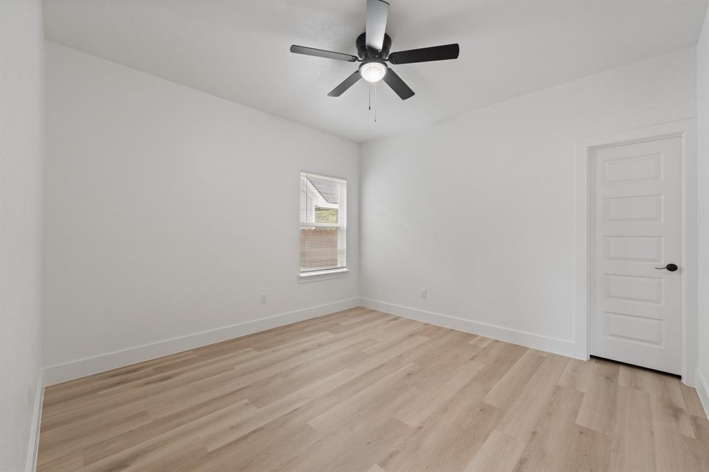 813 Tierney Road Fort Worth, TX 76112 - Photo 21 of 25 Gallery Image 21