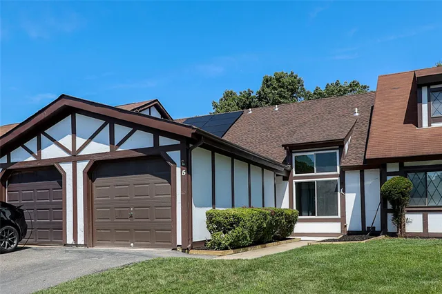 $439,000 | 5 Amesworth Court, Middle Island, NY 11953