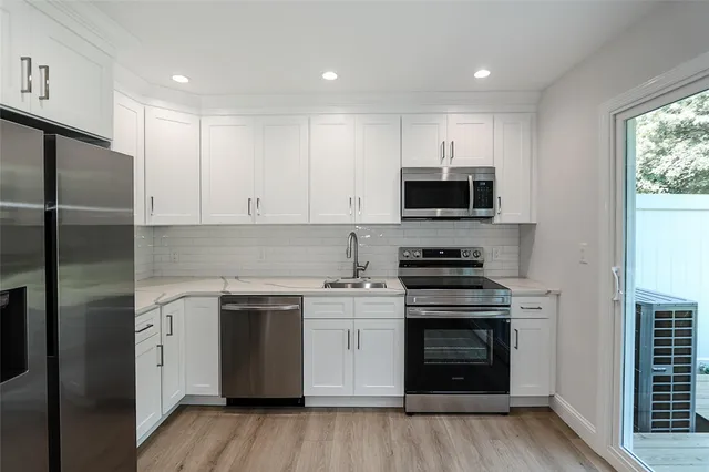 $439,000 | 5 Amesworth Court, Middle Island, NY 11953