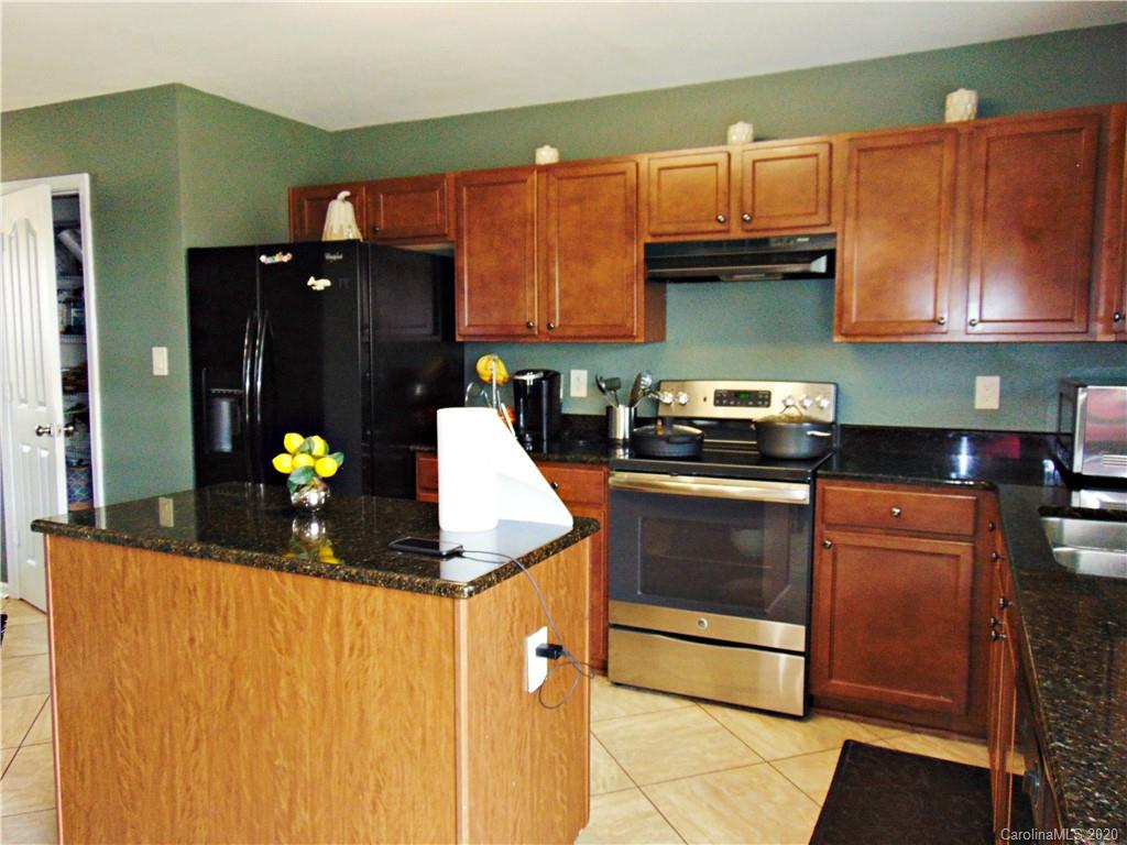 1428 River Run Road Lowell, NC 28098 - Photo 5 of 17 Gallery Image 5