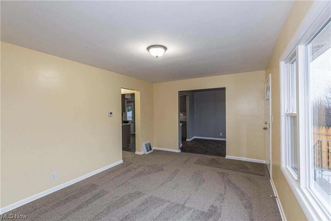 340 Hillman Road Akron, OH 44312 - Photo 5 of 31