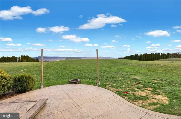 $474,333 | 221 Oval Drive, Hamburg, PA 19526
