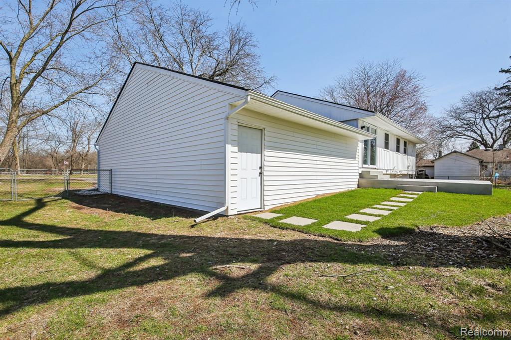 523 Glengary Road Wolverine Lake, MI 48390 - Photo 33 of 33