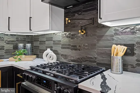 $379,900 | 1541 North 28th Street, Philadelphia, PA 19121