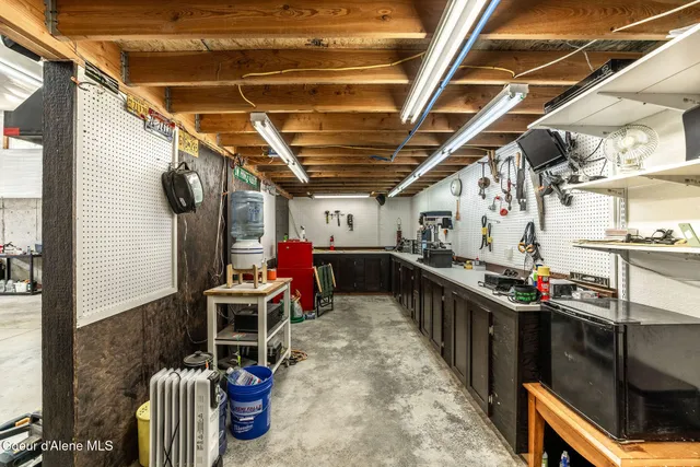 $1,395,000 | 36120 North Milan Elk Road, Chattaroy, WA 99003