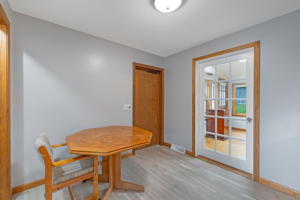 50 Emerson Street Springfield, MA 01118 - Photo 6 of 42