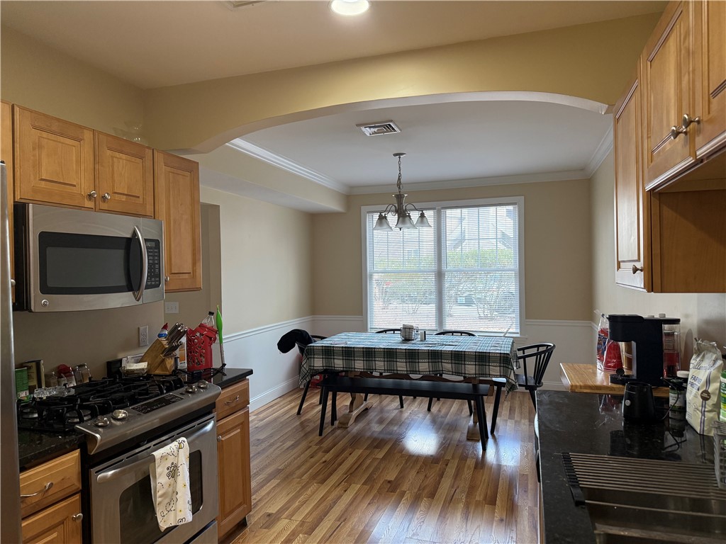 70 Turner Street, Unit F1 Warwick, RI 02886 - Photo 4 of 16 Kitchen and Dining Room