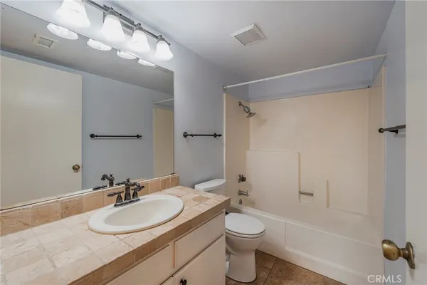 $3,300 | 263 Tarocco, Irvine, CA 92618
