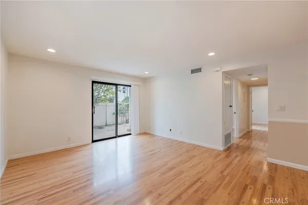 $3,300 | 263 Tarocco, Irvine, CA 92618