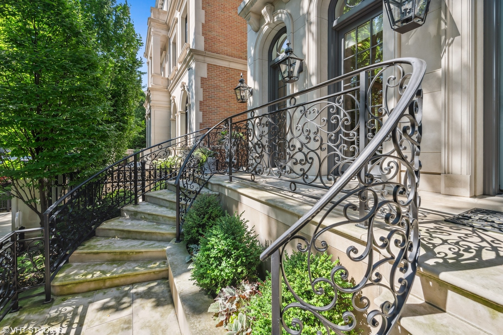 1848 North Howe Street Chicago, IL 60614 - Photo 2 of 53