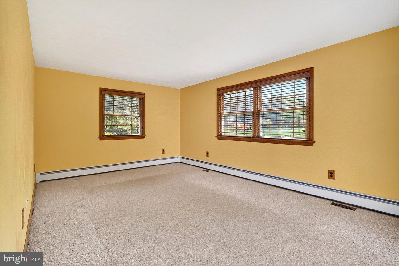 118 Bull Run Road Ewing, NJ 08638 - Photo 25 of 43 Bright, inviting space with natural light.