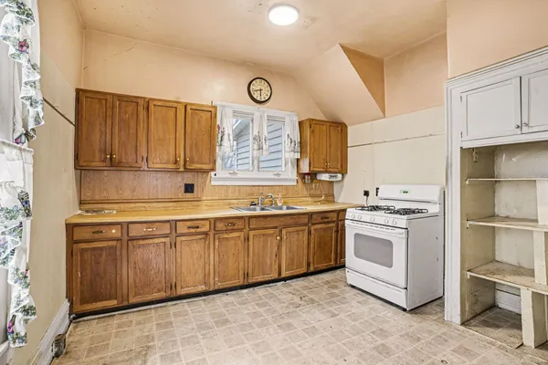 $120,000 | 108 South Michigan Avenue, Vicksburg, MI 49097