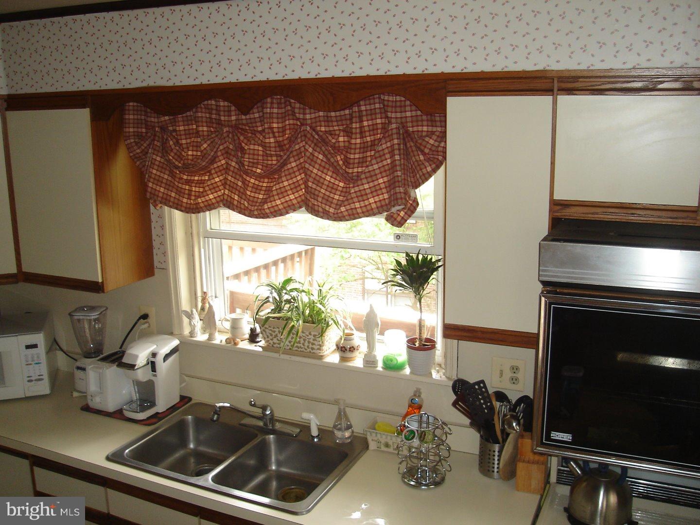 6486 Morris Park Road Philadelphia, PA 19151 - Photo 6 of 16 Gallery Image 6