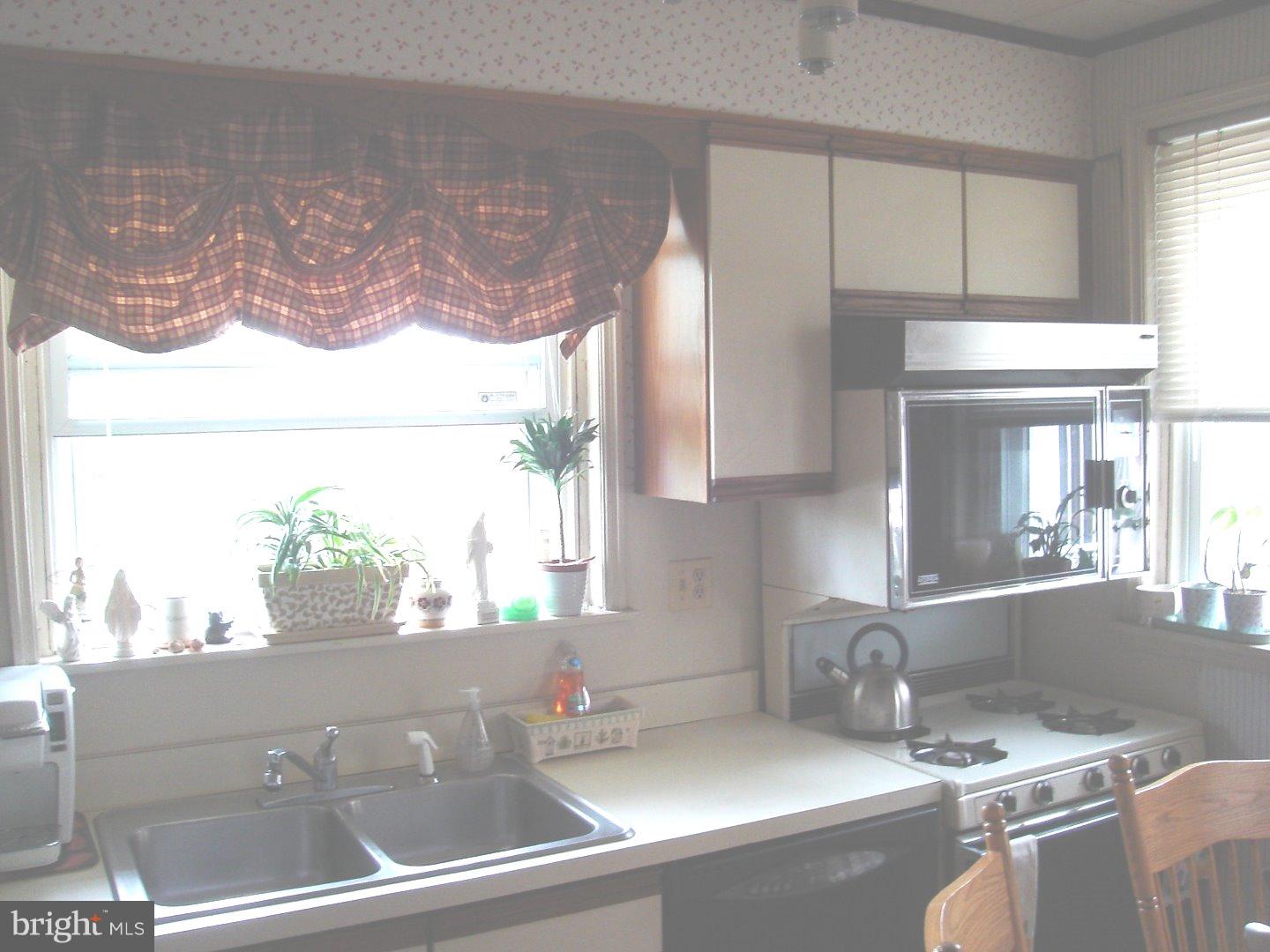 6486 Morris Park Road Philadelphia, PA 19151 - Photo 7 of 16 Gallery Image 7