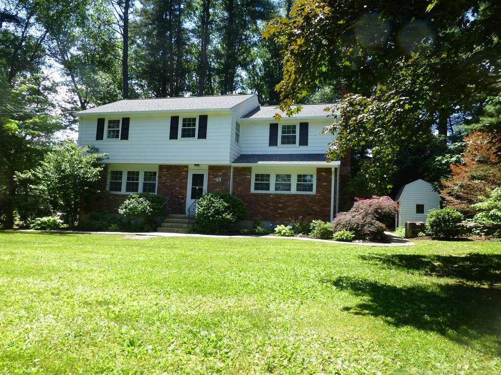 5 Nadine Road Acton, MA 01720 - Photo 1 of 28 Gallery Image 1