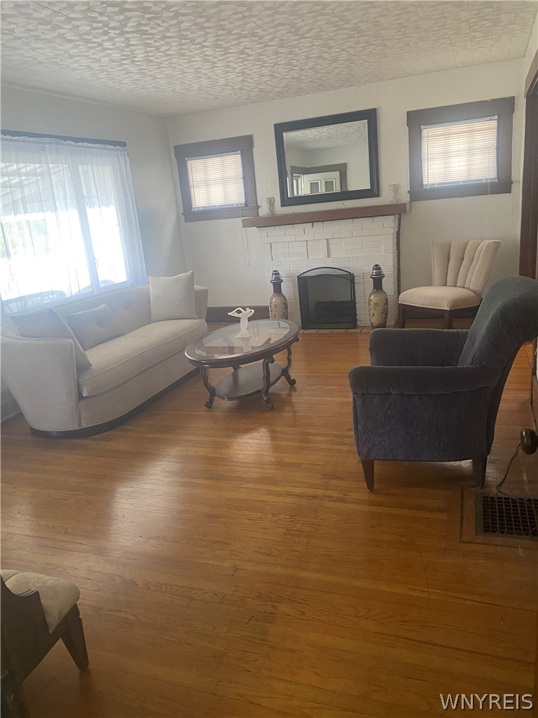 179 Donaldson Road Buffalo, NY 14208 - Photo 7 of 11 Living Room