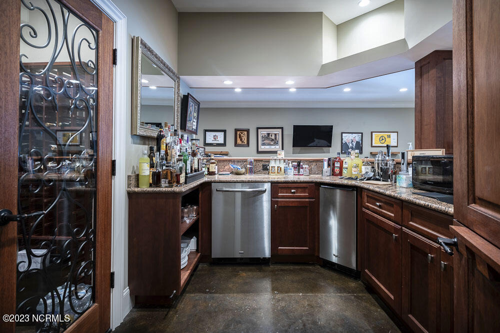 39 Ridgeland Street Pinehurst, NC 28374 - Photo 28 of 41 BAR KITCHEN